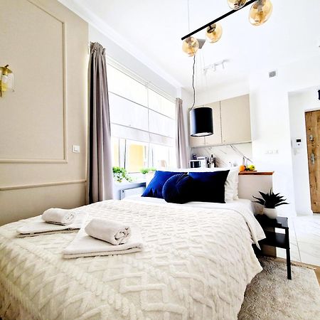 J&W Apartments Grojecka Glam Flat Warszawa Eksteriør billede