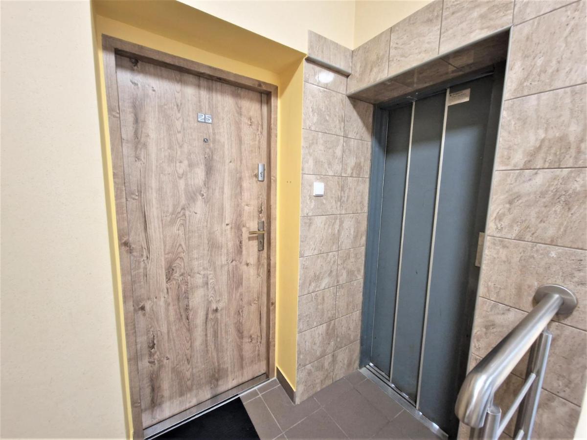 J&W Apartments Grojecka Glam Flat Warszawa Eksteriør billede