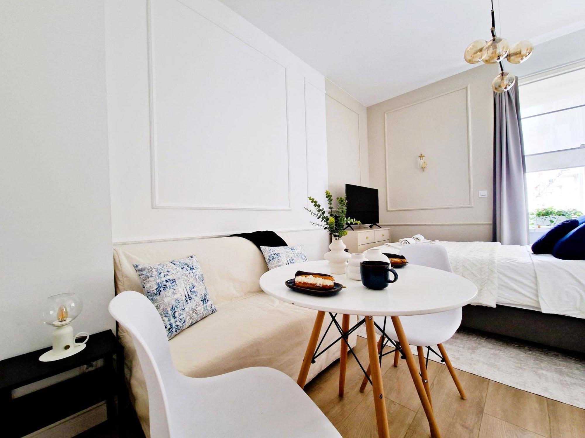 J&W Apartments Grojecka Glam Flat Warszawa Eksteriør billede