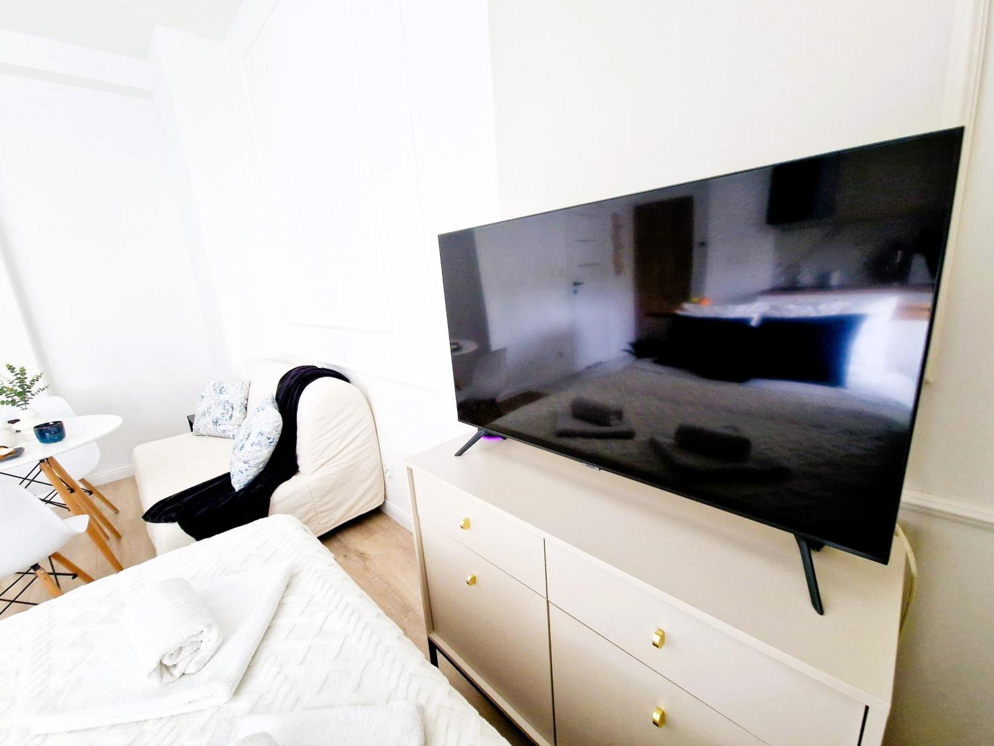 J&W Apartments Grojecka Glam Flat Warszawa Eksteriør billede